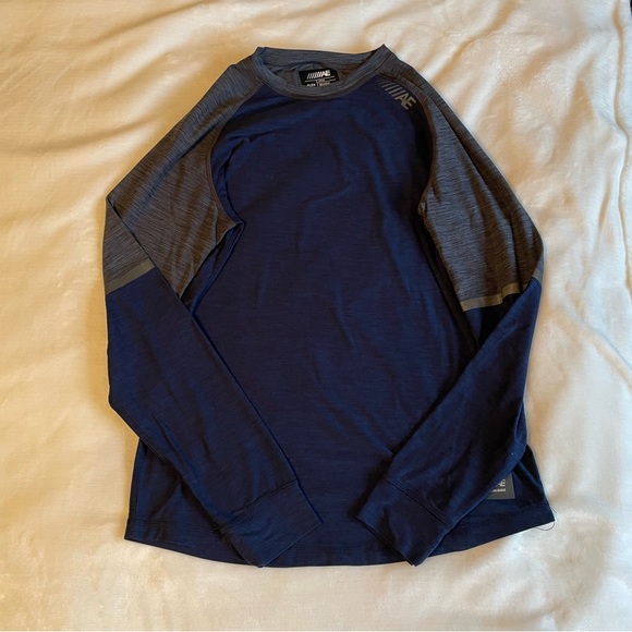 American Eagle Active Flex Blue and Grey Long Sleeve Shirt - Picture 1 of 6